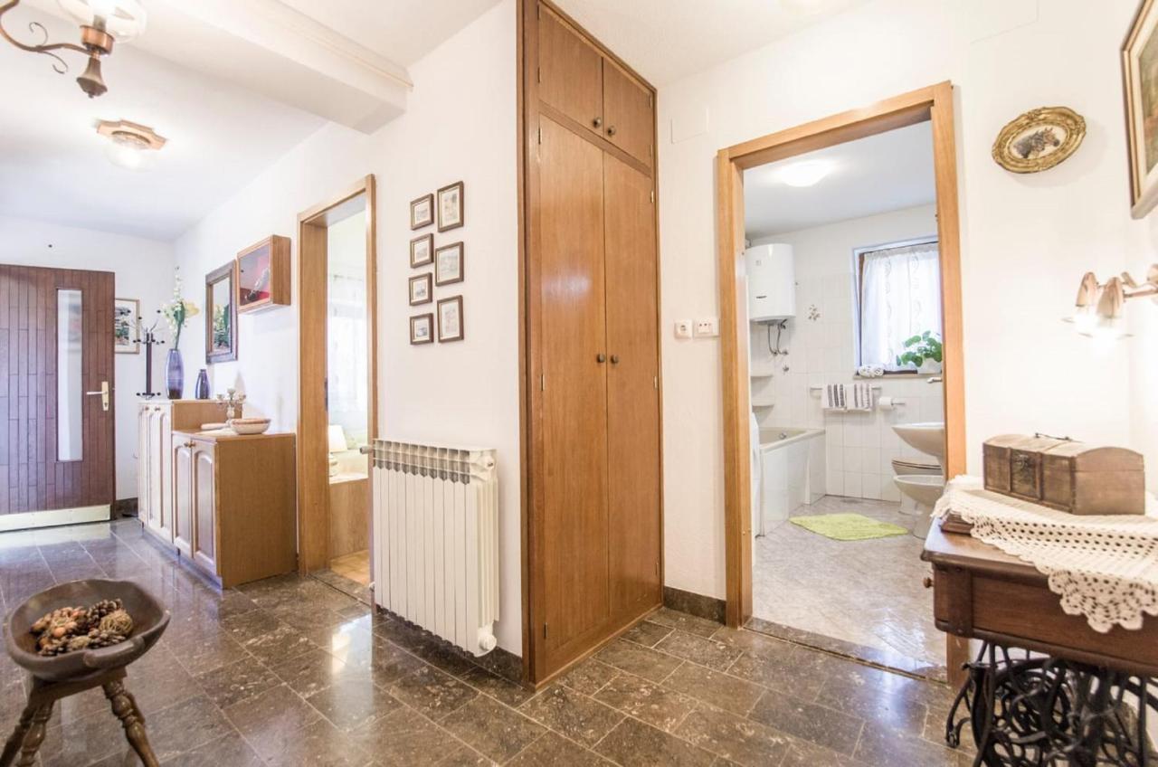 Holiday Home Villa Spilla Selca  Zewnętrze zdjęcie