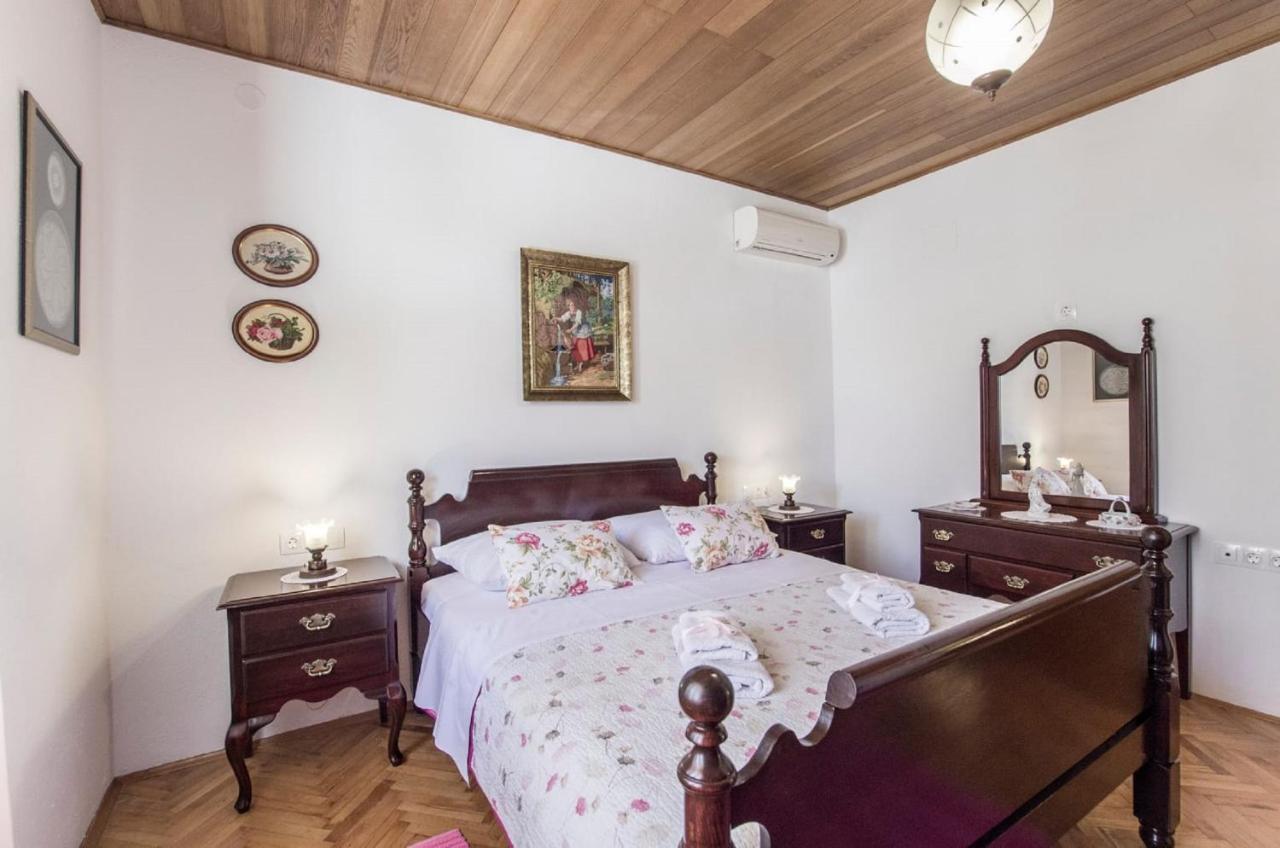 Holiday Home Villa Spilla Selca  Zewnętrze zdjęcie