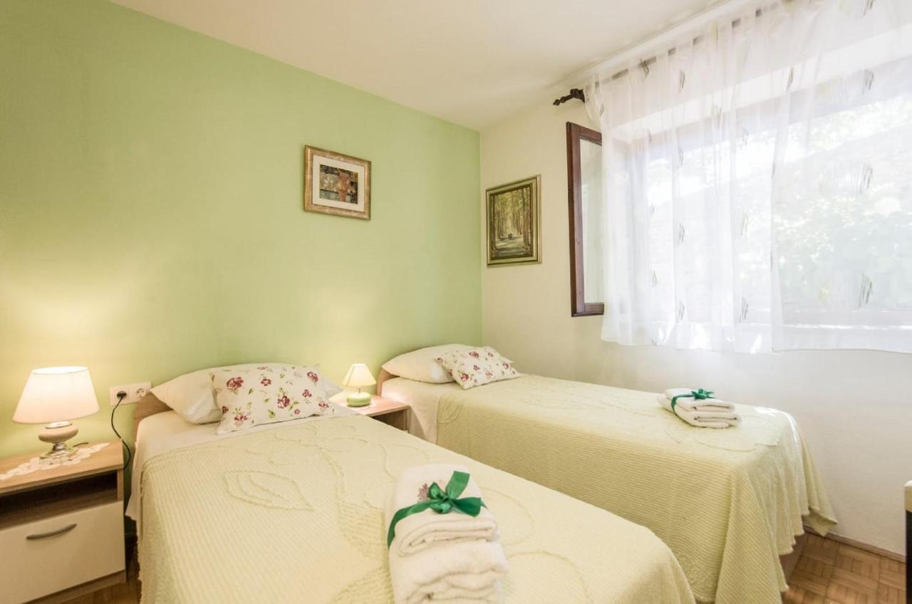 Holiday Home Villa Spilla Selca  Zewnętrze zdjęcie